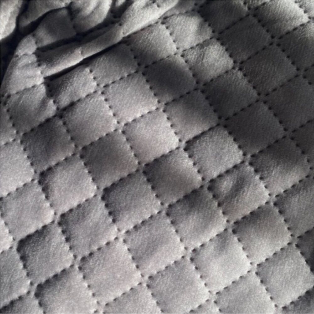 Blanquil Grey Queen 47 x 74” Quilted Blanket - Picture 2 of 4